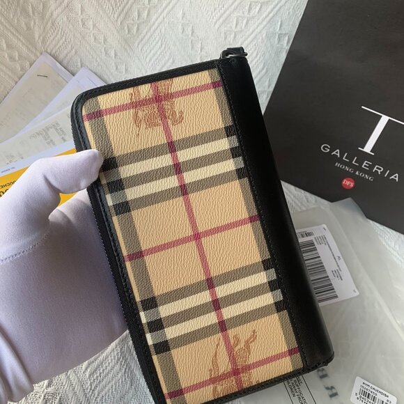 NWT! SALE!! Burberry Authentic Vintage Check Wallet - Picture 2 of 9